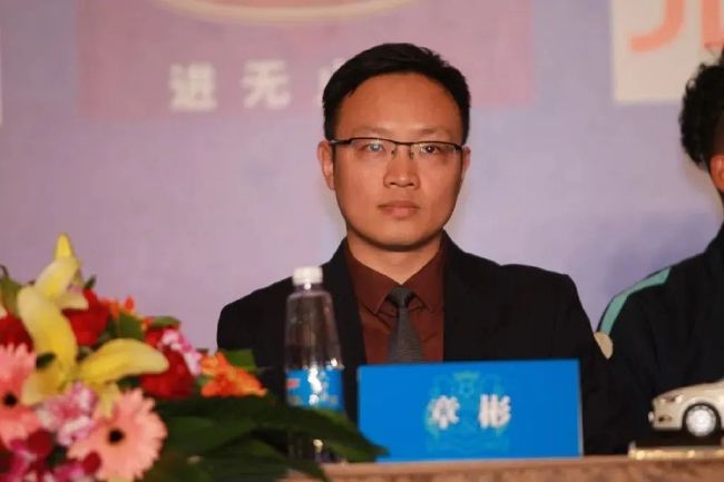 亚马逊表示，这部新剧将会有一个全新的背景、人物和故事，能引起原版粉丝的共鸣，也能让新观众激动不 《龙纹身的女孩》续集筹备中 芬奇有望继续执导 2012-08-28 2011年，《龙纹身的女孩》在全球总共收获两亿三千万美元票房收入，尽管这一数字足够为一部续集开路，却没能达到片方预期的标准。