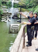 刘烨浑身血迹造型曝光 与角色原型学练“硬汉”功 2008-11-05 刘烨主演的电影《硬汉》即将于11月28日全面上映，近日，刘烨浑身是血的“硬汉”造型曝光。